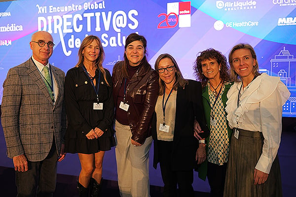 Jesús Sanz; Blanca Sánchez, jefa de Sección de Asistencial de Enfermería de la Sección de Cuidados Asistenciales de Atención Primaria Área Sanitaria de Tudela (Navarra); Almudena Santano, gerente del Hospital Infanta Cristina (Madrid); Beatriz Martin, directora de Enfermeria del Hospital Universitario Ramón y Cajal; Blanca Fernández-Lasquetty, secretaria de ANDE; María Gudiño, subdirectora decenfermería del Hospital Universitario Ramón y Cajal.