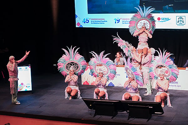 El Carnaval de Las Palmas de Gran Canaria ha estado presente en la inauguración del congreso.