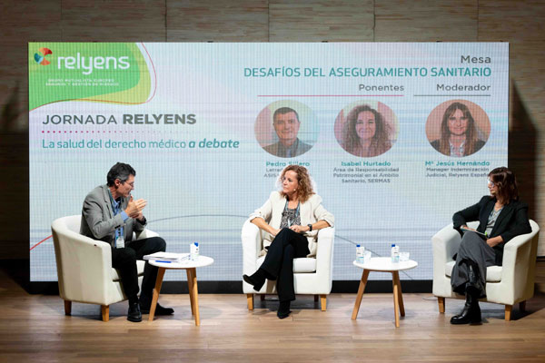 Pedro Sillero Olmedo, letrado externo de Asisa/Grupo HLA; Isabel Hurtado Díaz Guerra, técnico en el Área de Responsabilidad Patrimonial en el Ámbito Sanitario del Servicio Madrileño de Salud (Sermas) y María Jesús Hernando, manager de Indemnización Judicial en Relyens España.