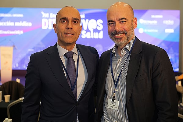 Rciardo López y Íñigo Cortázar, director general de Recursos Humanos y Transformación del Servicio de Salud de Castilla La-Mancha (Sescam).