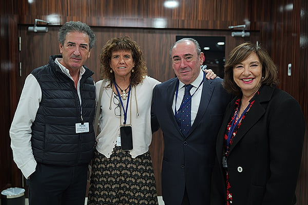 Miguel Ángel Ortiz, asesor del Servicio de Salud de Castilla y León; Blanca Fernández-Lasquetty; Ramón Ares, Gerente del Área Sanitaria de Lugo, A Mariña y Monforte de Lemos; y Cristina Granados, gerente del hospital Son Espases de Palma de Mallorca.