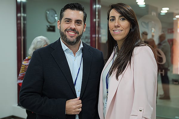 Fernando Bernal Góngora, director de la Delegación Sur & Market Access Medical Gases de Air Liquide Healthcare; y María Balabasquer, responsable de Market Access de Air Liquide Healthcare.