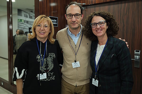 Del Sescam: María Ángeles López, directora de Enfermería; Enrique Prada, director de Procesos transversales del Servicio de Salud de Castilla-La Mancha; y Begoña Fernández, directora de Continuidad asistencial y calidad del Servicio de Salud de Castilla La-Mancha (Sescam).