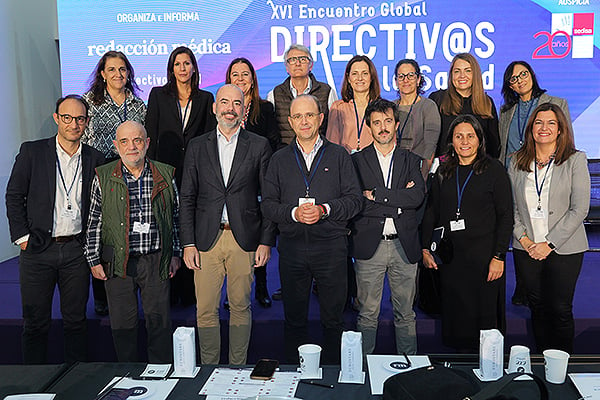 Foto de familia del equipo del Sescam que ha acudido al XVI Encuentro Global de Directiv@s de la Salud.