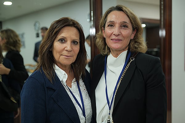 María Isabel Martiño, directora gerente del Asistencia Sanitaria de Ávila. Gerencia de Atención Especializada del Complejo Asistencial de Ávila del Servicio de Salud de Castilla y León - SACYL; y Ana Alcornada, directora médico del Atención Primaria. Gerencia de Atención Especializada del Complejo Asistencial de Ávila del Servicio de Salud de Castilla y León - SACYL.