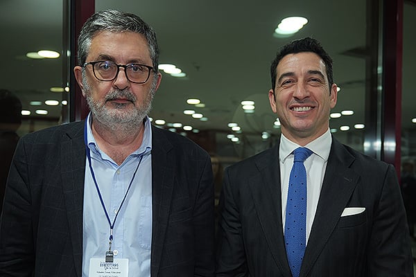 Félix José Yéboles, director general del Diagnóstico Farmacéutico de GE HealthCare España; y Javier Martínez, director Ejecutivo de Cuentas de GE HealthCare España.