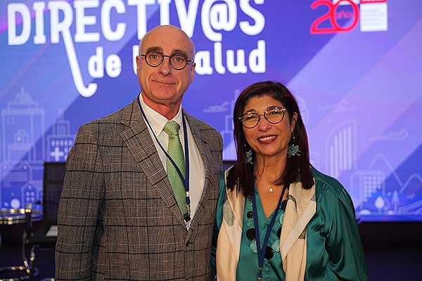 Jesús Sanz, presidente de la Asociación Nacional de Enfermería (ANDE). Vicepresidente de la Fundación Sedisa; y Dulce Ramírez, directora de Continuidad Asistencial del Hospital Infanta Leonor (Madrid). Vicepresidenta Primera de Sedisa.