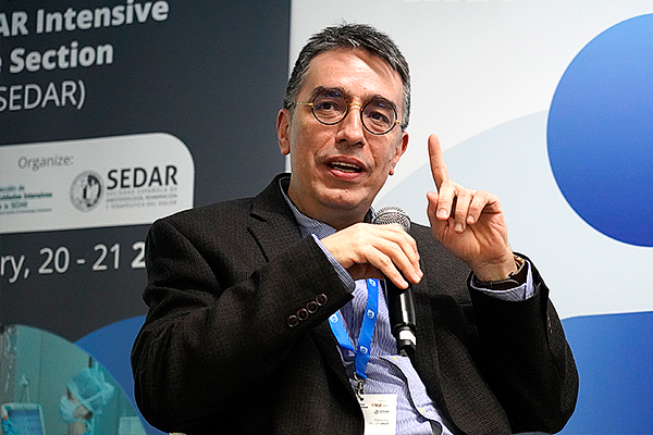 Gustavo Adolfo Ospina-Tascón, profesor del departamento de Ciencias Básicas Médicas de la Facultad de Ciencias de la Salud, Universidad ICESI (Cali).