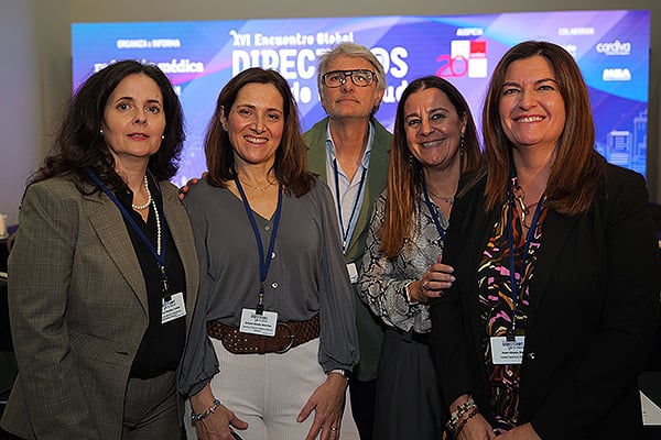 Caridad Ballesteros, directora gerente de la Gerencia de Atención Integrada de Villarrobledo; María Rosa Garrigues Sebastiá, directora del Área de Coordinación Médica. Gerencia Atención Integrada de Albacete del Servicio de Salud de Castilla La-Mancha (Sescam); Alberto Sansón, gerente de la Gerencia Atención Integrada de Albacete del Servicio de Salud de Castilla La-Mancha (Sescam); Mónica Vargas, directora médico del Área Integrada de Hellín del Servicio de Salud de Castilla La-Mancha (Sescam); y María Hoyos, director de la Gestión y Servicios Generales del Hospital General Universitario de Albacete.