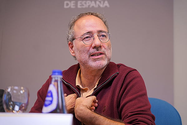 Quique Villalobos, presidente de la Federación Regional de Asociaciones Vecinales de Madrid (FRAVM).