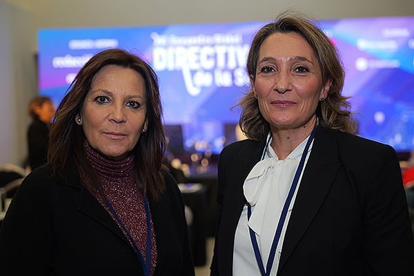 María Isabel Martiño, directora gerente del Asistencia Sanitaria de la Gerencia de Atención Especializada del Complejo Asistencial de Ávila del Servicio de Salud de Castilla y León; y Ana Alcornada, directora médica del Atención Primaria de la Gerencia de Atención Especializada del Complejo Asistencial de Ávila del Servicio de Salud de Castilla y León.