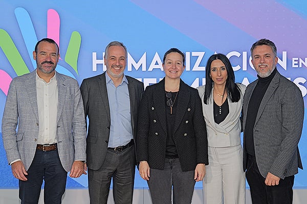 Equipo de BioCryst: Lucas Bonachera, responsable Regional de Acceso al Mercado de Enfermedades Raras; Carlos Lorenzi, director General para España y Portugal; María Pedrosa, directora médica; Anna Salazar, directora Nacional de Acceso al Mercado; y Jorge Pino, director Comercial y Marketing.