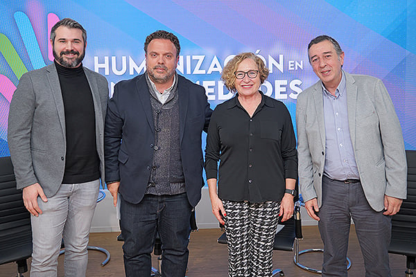 Koldo Berganzo, Javier Blasco, coordinador del Plan Andaluz de Enfermedades Raras del Servicio Andaluz de Salud; María Teresa Marín y Alberto José Rivera, Miembro de la Comisión Gallega de Enfermedades Raras y Coordinador de la Unidad Funcional Multidisciplinar de Enfermedades Raras del Área de Vigo.