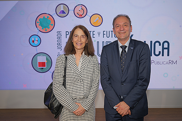 Maria Ederra; y José Juan Jiménez, catedrático en Medicina Preventiva y Salud Pública y decano de la Facultad de Medicina de la Universidad de Granada.