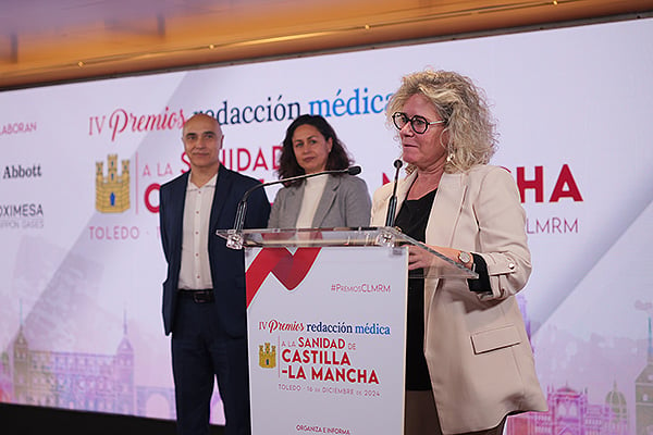 Jorge Juan Curiel, presidente autonómico de la Confederación Estatal de Sindicatos Médicos, CESM Castilla-La Mancha; Carolina Arroyo, directora de Acceso al Mercado de Oximesa-Nippon Gases; y Laura Ruiz, directora general de Salud Pública de Castilla-la Mancha.