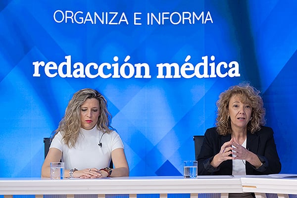 Elena Garcés, enfermera y Medical Affairs Manager en Coloplast y Andión Goñi, directora de Enfermería del Hospital 12 de Octubre.