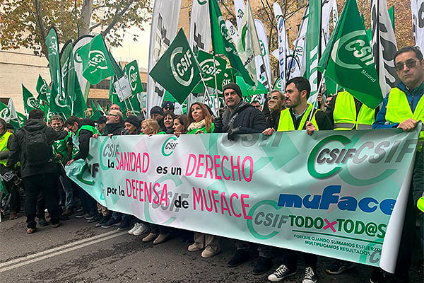 Concentración frente a la sede de Muface el 11 de noviembre.