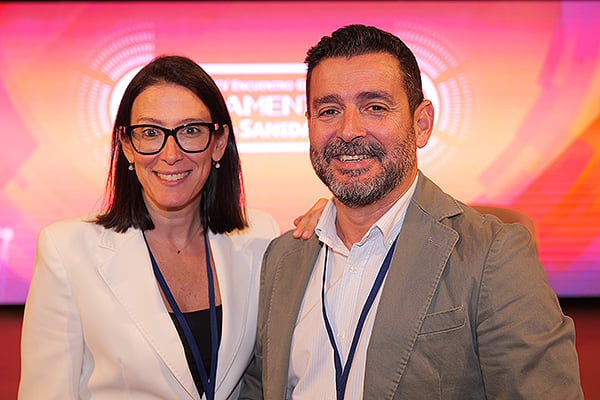 Montse Tomillero, Head of Public and Government Affairs de Boehringer Ingelheim; y Juanma Mayol, Public & Government Affairs Lead en Boehringer Ingelheim.