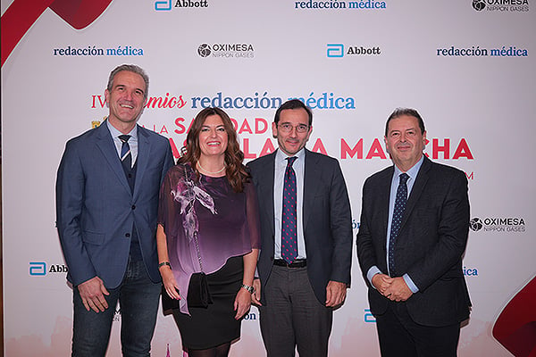 Juan David Fernández; María Hoyos, directora de gestión de la Gerencia de Atención Integrada Albacete; Javier González, acompañante de María Hoyos; y Ibrahim Hernández.