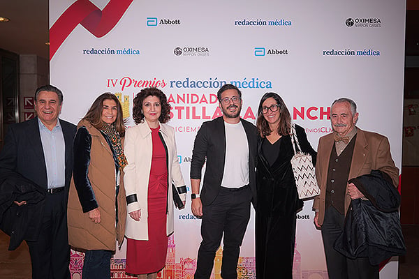 Agustín Julián Jiménez, coordinador de docencia de investigación y formación del Complejo Hospitalaria Universitario de Toledo; Sagrario de la Azuela, gerente del Complejo Universitario de Toledo; Cristina Romero, jefa de Servicio de Radiología del Hospital de Toledo; Rafael rubio, jefe de Residentes del Complejo Hospitalario de Toledo; Cristina Pérez, jefa de Servicio de Dermatología del Hospital Virgen de la Salud; Domingo García, exjefe de Servicio de Dermatología del Hospital Virgen de la Salud.