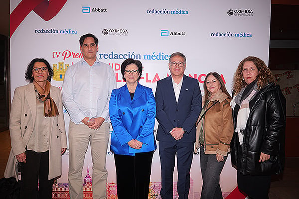 Cristina Quintana, directora de Gestión de la Gerencia de Atención Integrada del Hospital del Manzanares; José Manuel Miranda, facultativo especialista del Área de Cirugía Ortopédica y Traumatología del Hospital del Manzanares; Nuria Sánchez, gerente del Hospital del Manzanares; José Antonio Cotillo, jefe de Sección de Traumatología del Hospital del Manzares; Rosa Sánchez, directora de Enfermería del Hospital del Manzanares; y Yolanda prieto, subdirectora de Enfermería del Hospital del Manzanares.