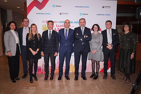 Carolina Arroyo, directora de Acceso al Mercado de Oximesa-Nippon Gases; Félix Ruiz de la Prada, director comercial de Hospitales de Oximesa-Nippon Gases; Arantxa Ruiz, directora Comercial de Oximesa-Nippon Gases; Jorge Huertas, director general de Oximesa-Nippon Gases; Ricardo López; Jesús Fernández Sanz; Sarah Christiaanse; José María Barranco, director de Acceso al Mercado de Abbott Diabetes Care España; y Lourdes Betegón, directora de Acceso al Mercado de Abbott Diabetes Care España.