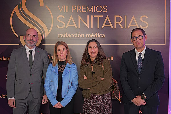 Íñigo Cortázar, director general de Recursos Humanos y Transformación; Montserrat Hernández, directora general de Ciudados y Calidad; Cristina Pérez; directora general de Asistencia Sanitaria; y Óscar Talavera, director general de Hospitales; todos pertenecientes al Servicio de Salud de Castilla-La Mancha.