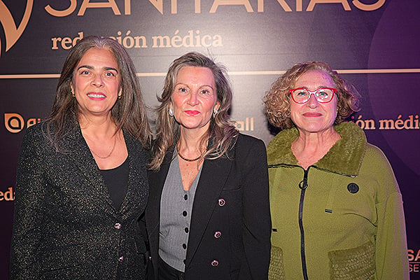 María del Carmen Encinas, directora general de Planificación, Ordenación, Inspección Sanitaria y Farmacia de la Consejería de Sanidad de Castilla-La Mancha; María de los Ángeles Martín Octavio, directora general de Atención Primaria del Servicio de Salud de Castilla-La Mancha, y María Teresa Marín, directora general de Humanización y Atención Sociosanitaria de la Consejería de Sanidad de Castilla-La Mancha. 