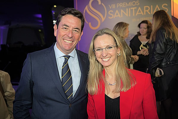 Manuel Martínez del Peral, presidente del Colegio Oficial de Farmacéuticos de Madrid; y Laura Gutiérrez.