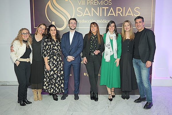 Josefina Medina, directora de Calidad, Prevención e Instalaciones del Hospital Francisco de Asís; Patricia García Rio, Regional Hospital Business Manager de Carburos Metálicos; Virginia Escudero, project manager de Carburos Metálicos; Alberto Madrid, Regional Hospital Manager de Carburos Metálicos; Amaya Fernández Durán, Regional Hospital Business Manager en Carburos Metálicos; Beatriz Blanco, jefa de Servicio de Ingeniería del Hospital Universitario Ramón y Cajal; Rut García, directora comercial de la división médica de Carburos Metálicos del Sur de Europa; y Juan Ignacio Gómez Chaparro, subdirector de Compra de la Agencia de Contratación Sanitaria.