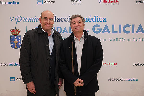 Alfonso Varela Román, director de Área Sanitaria de Santiago de Compostela y Barbanza del ervicio Gallego de Salud (SERGAS) ; y José María Prieto González, jefe de Servicio de Neurología del Hospital Clínico Universitario de Santiago de Compostela.