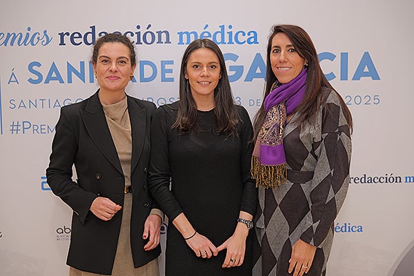 Mercedes Díaz, directora de la Delegación Norte de Air Liquide Healthcare; María Zugasti, responsable de Relaciones Institucionales de Fenin; y María Balabasquer, responsable de Market Access de Air Liquide.