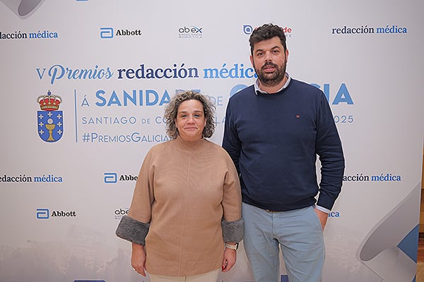 Karina Blanco, tesorera del Colegio Oficial de Enfermería de Orense; y Pablo Moreira, presidente del Colegio de Enfermería de Pontevedra.