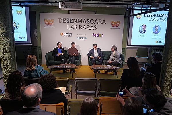 Un instante durante la inauguración de la camaña Desenmascara Las Raras.