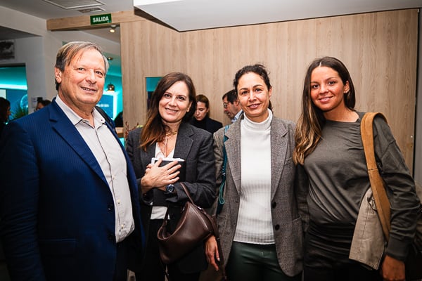 José Carrasco, responsable de Acceso y Relaciones Institucionales con la Sanidad Privada en Novo Nordisk; Belén Codina, directora del Área de Salud y consultara de Asuntos Públicos en VRAIn; Carolina Arroyo, directora de Acceso y Relaciones Instituciones en Oximesa Nippon Gases; y Clara Mateo, Oximesa Nippon Gases.