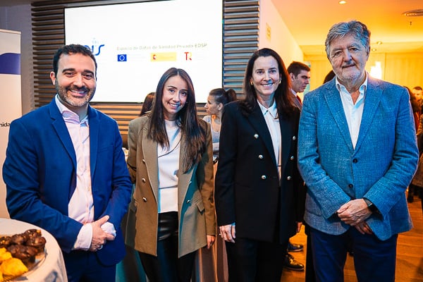 Pablo Hervas, director de Healthcare Transformation de GSK; Cristina Gómez-Gorda, manager de Innovation Lead & Partnerships de GSK; y Ángel de Benito, secretario general de la Fundación IDIS.