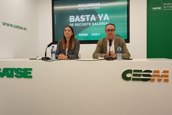 Los sindicatos CESM y Satse retomaron en septiembre una antigua reivindicación para eliminar los recortes en las pagas extra de médicos y enfermeras