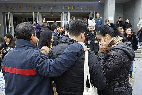 Últimos momentos de calma antes de enfrentarse a una de las pruebas más importantes de la carrera médica.