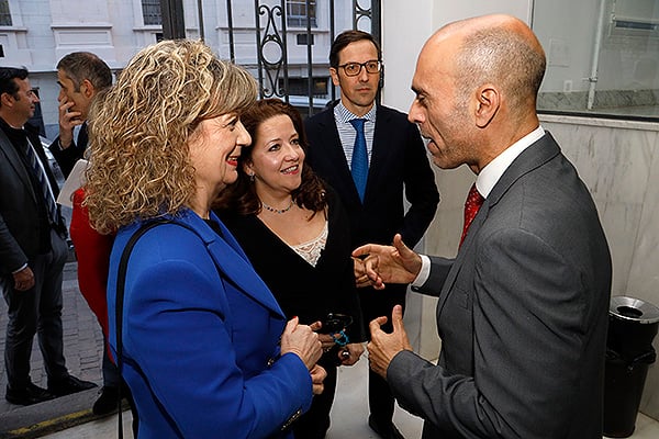 Elvira Velasco, portavoz del PP en la Comisión de Sanidad del Congreso; Fátima Matute; y Ricardo López. 