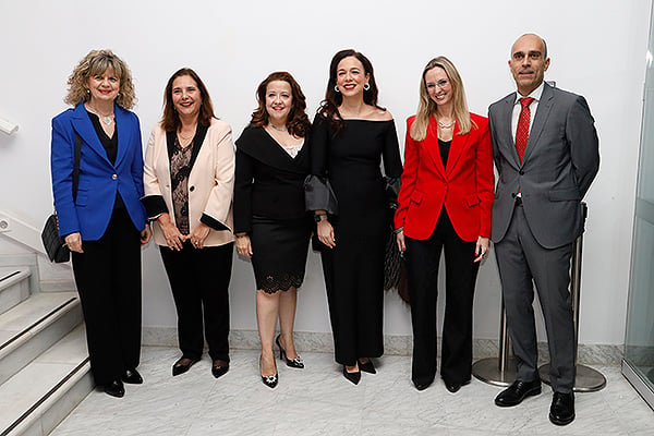 Elvira Velasco, Manuela García, Fátima Matute, Sara García Espada, Laura Gutiérrez y Ricardo López.