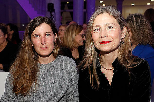 Belén González y María Jesús Lamas Díaz, directora de la Agencia Española de Medicamentos y Productos Sanitarios (Aemps).