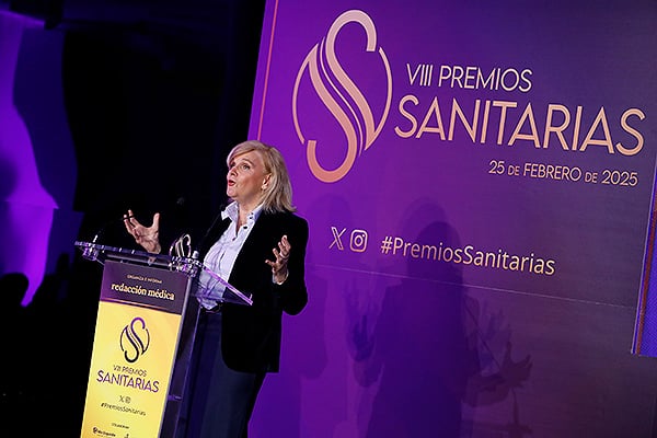 María Neira agradece el VIII Premios Sanitarias. 