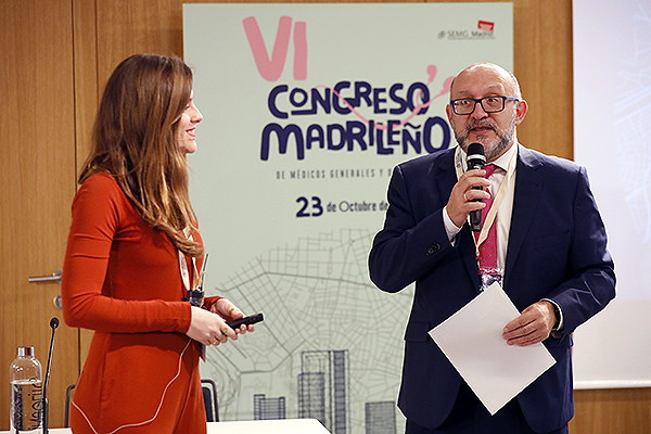 Sara De Antonio, médico de Familia en el Centro de Salud Virgen del Cortijo; y Francisco José Sáez, responsable del Grupo de Gestión Clínica de la SEMG.