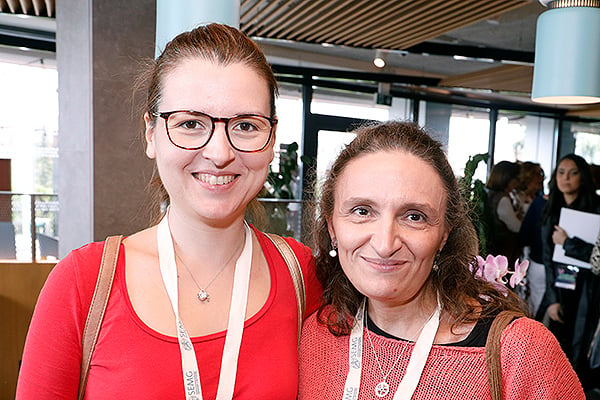 Raquel Baro Álvarez, médica de Familia en el Centro de Salud Peña Prieta; y Olga Pérez Gandía, médica de Famila en el Centro de Salud Doctor Tureta.