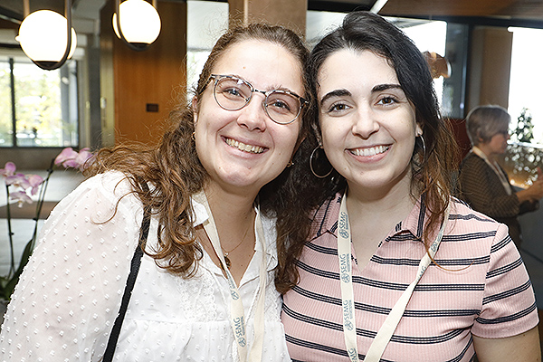 Residentes de cuarto y primer año, respectivamente, del Centro de Salud de Orcasitas: Beatriz Alonso e Irene Muñoz.