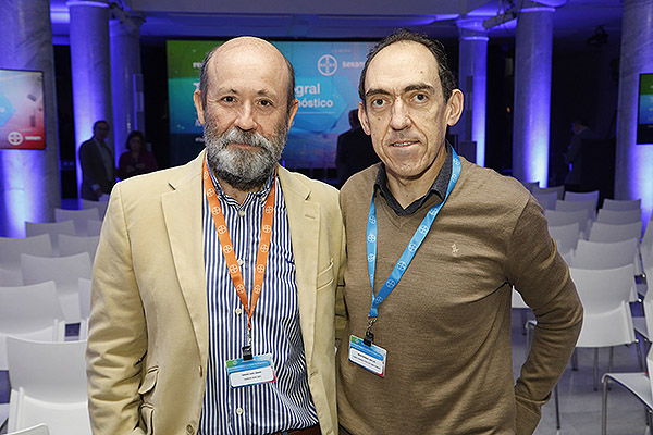 Antonio Carmona, jefe de Servicio de Radiodiagnóstico del Hospital San Juan de la Cruz; y José Luis Martín, jefe de Servicio de Radiodiagnóstico del Hospital Universitario San Cecilio de Granada.