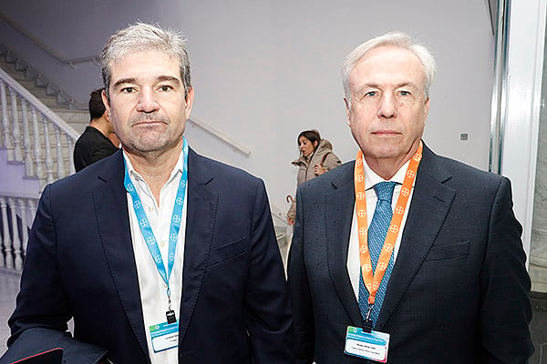 Antonio Luna Alcalá, director médico de HT Médica; y Javier Blázquez, jefe de Radiología del Ramón y Cajal.