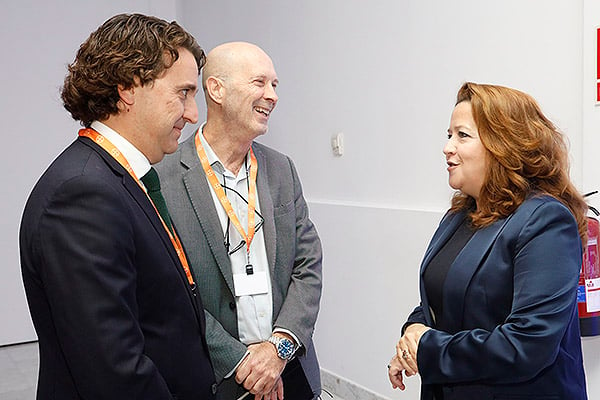 Pablo Crespo, secretario general de Fenin; Carlos Sisternas, director de Fenin Cataluña; y Fátima Matute.