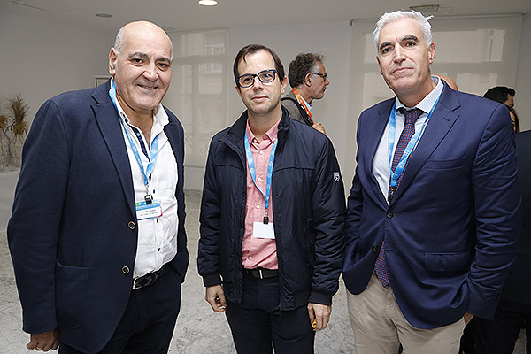 José Albillos, jefe de Servicio de Radiología de Bayer; Álvaro Paniagua, coordinador del Anillo Radiológico de la Secretaría General Servicio Madrileño de Salud y Unidad Central de Radiodiagnóstico; y César López, gerente de la Unidad Central de Radiodiagnóstico de la Consejería de Sanidad de la Comunidad de Comunidad de Madrid.