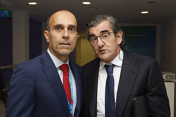 Ricardo López junto a Juan Abarca, presidente de la Fundación IDIS.